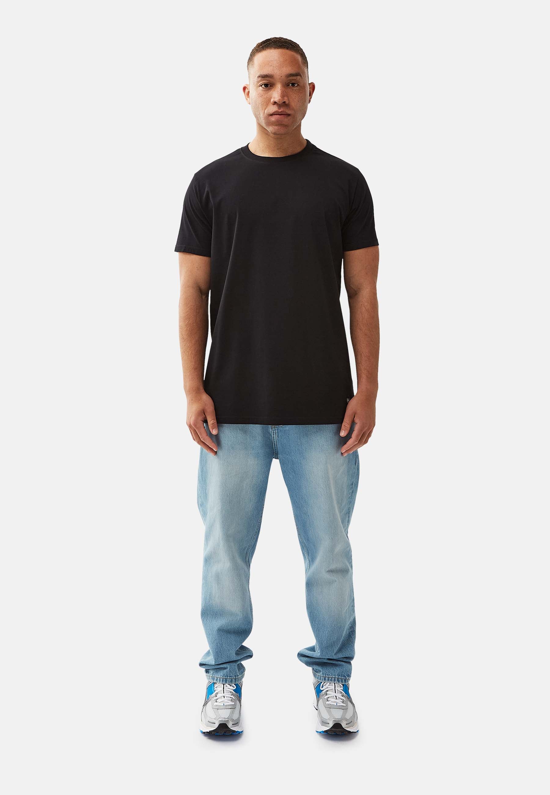 Basic T-Shirt