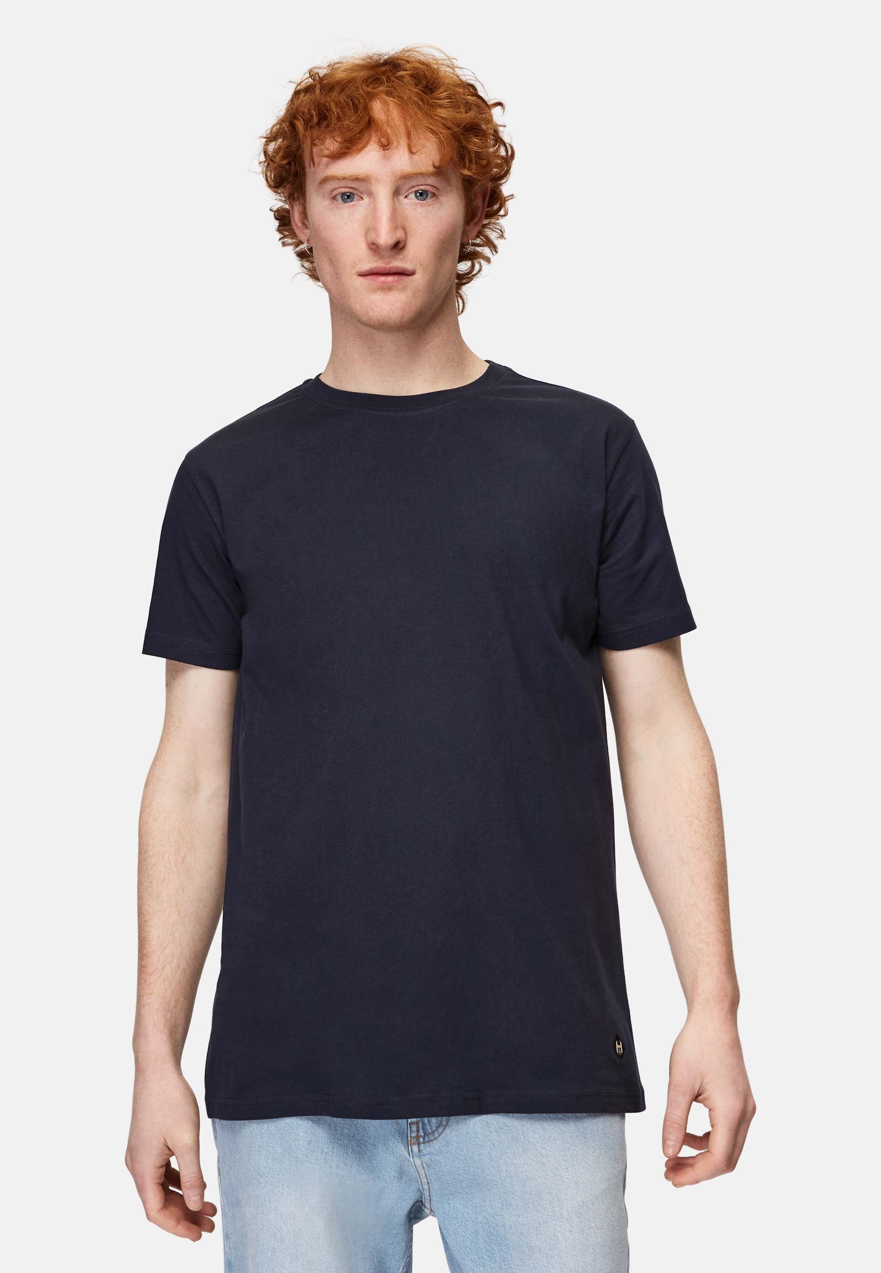 Basic T-Shirt