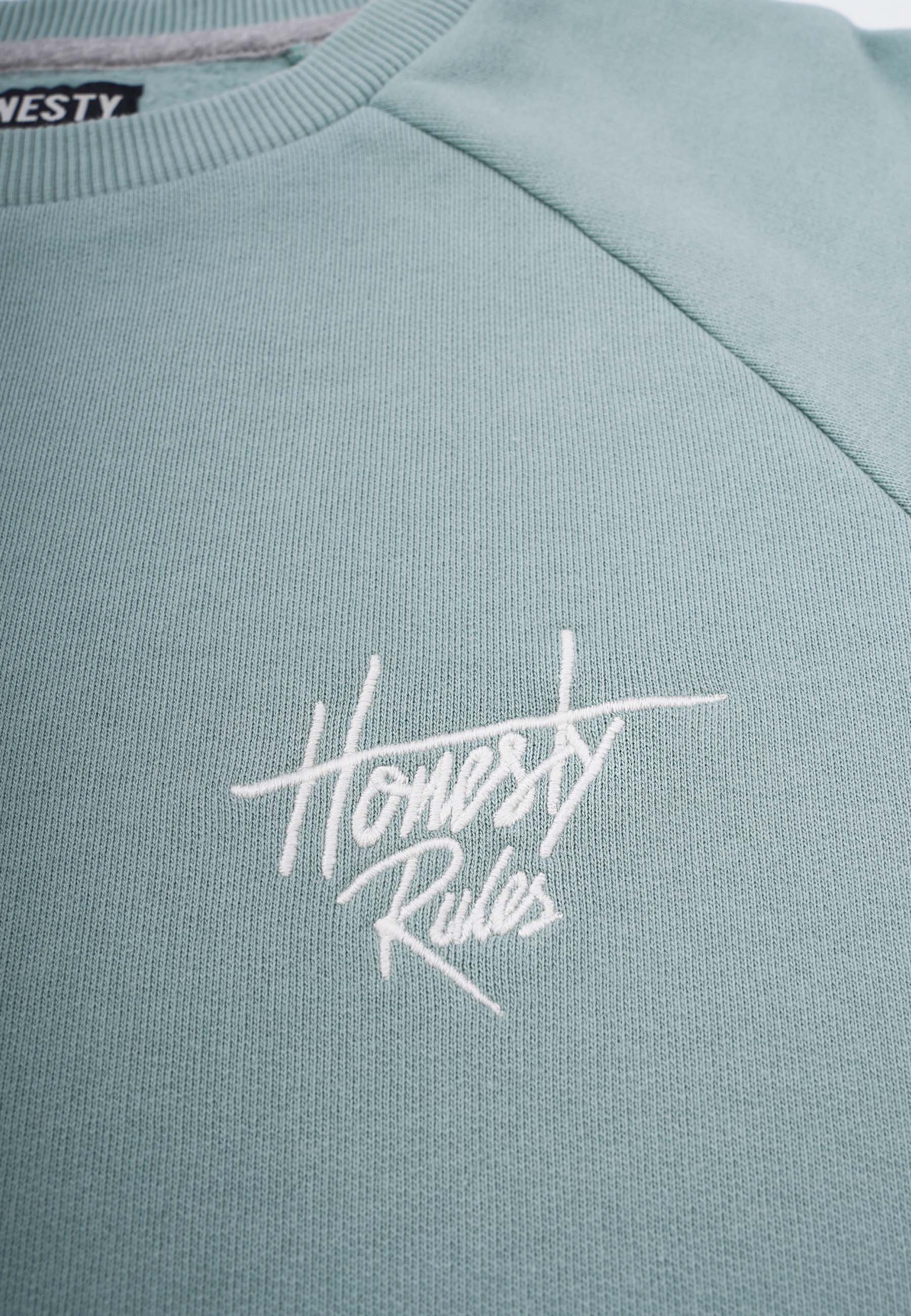 Raglan Signature Sweat