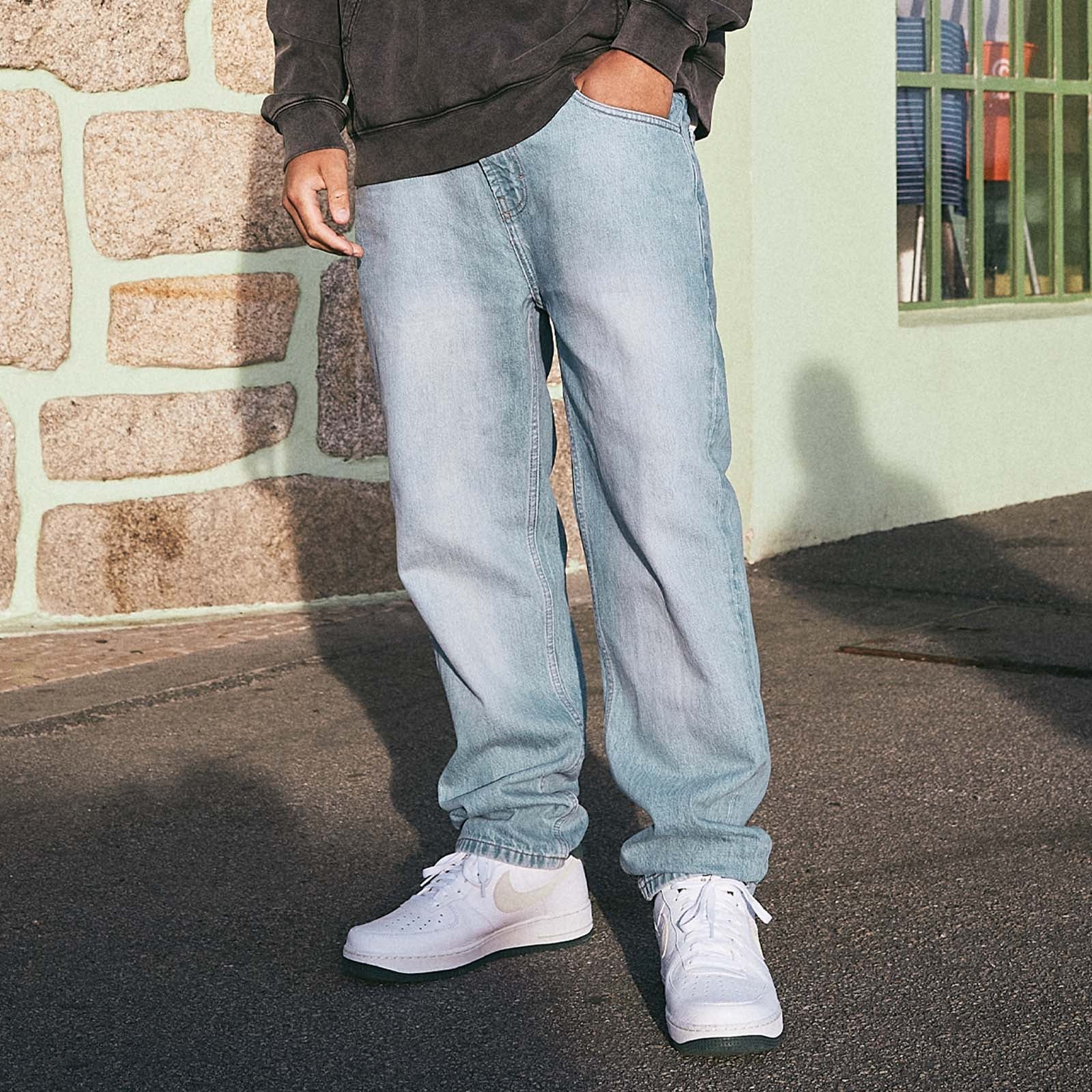 Loose Fit Jeans