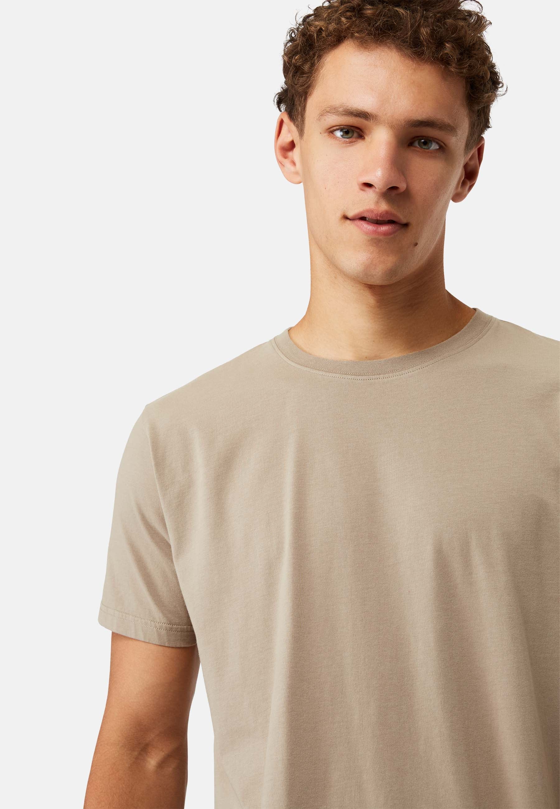 Basic T-Shirt