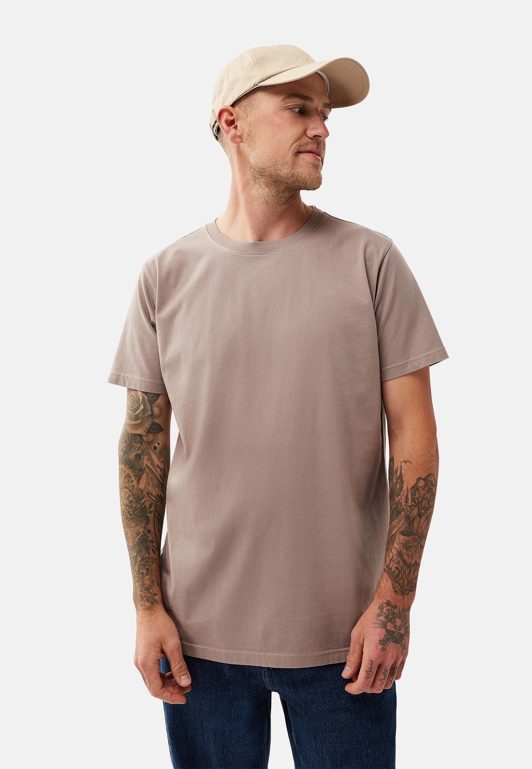 Basic T-Shirt